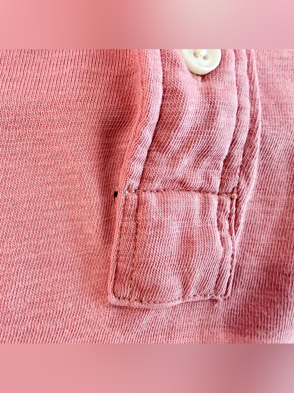 Faherty Sunwashed Organic Cotton Pocket Polo in Salmon Pink Size L - Picture 4 of 4